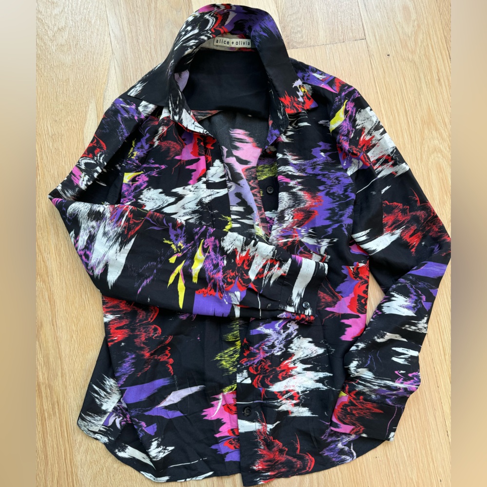 Alice + Olivia silk button down blouse